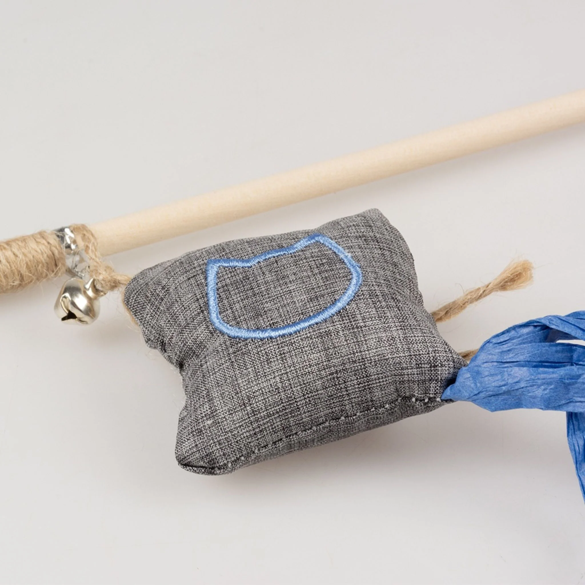 Duvo+ Eco Navy Catnip Rod Cat Toy With Kite Multicolour – 40cm - Image 3