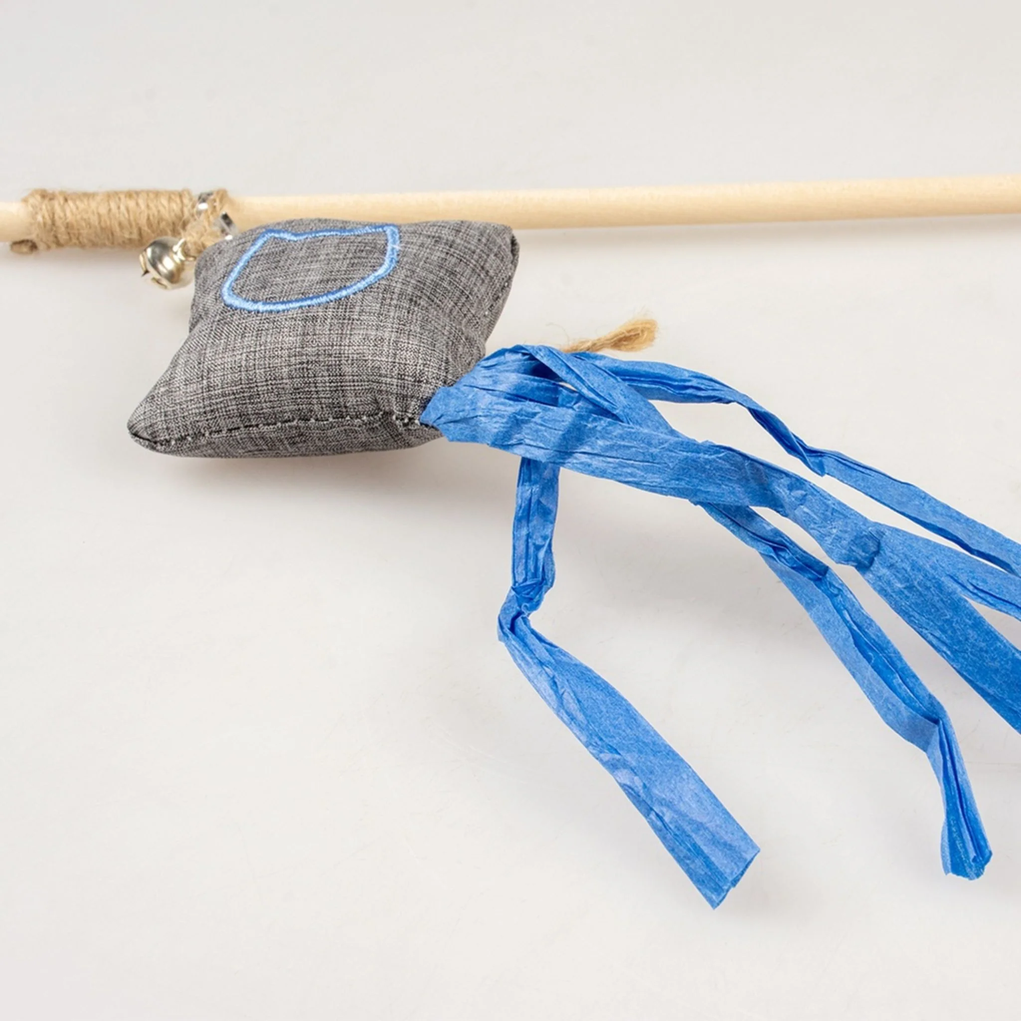 Duvo+ Eco Navy Catnip Rod Cat Toy With Kite Multicolour – 40cm - Image 4